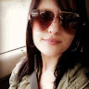 Meet your Posher, Elissa